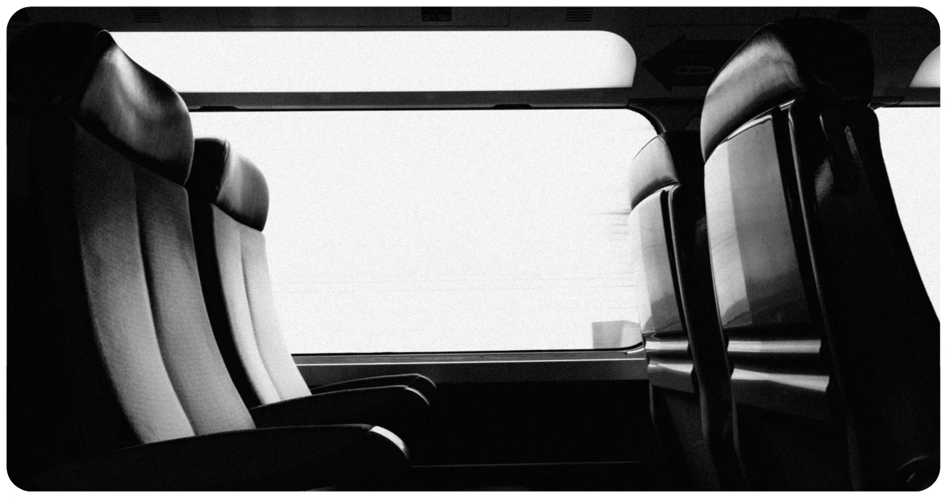 vapoter sur la plateforme d'un train